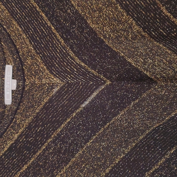 Top - Picture 2 of 4